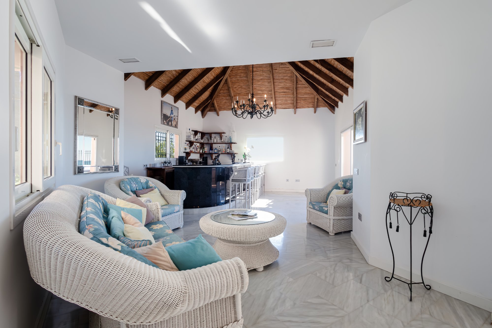 Villa Monterray bar and lounge