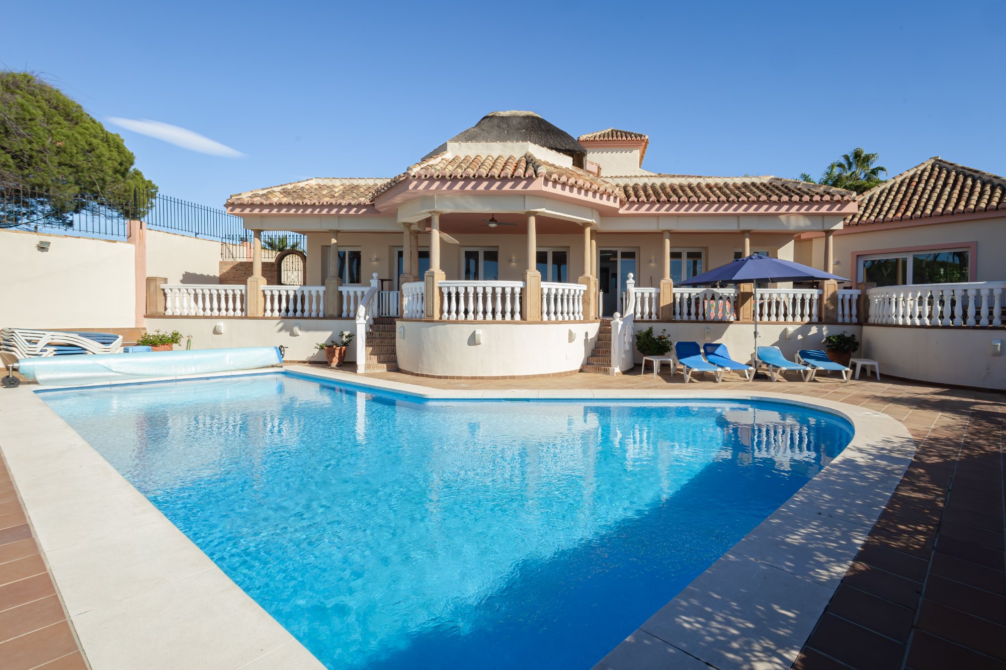 Villa Monterray pool and terrace